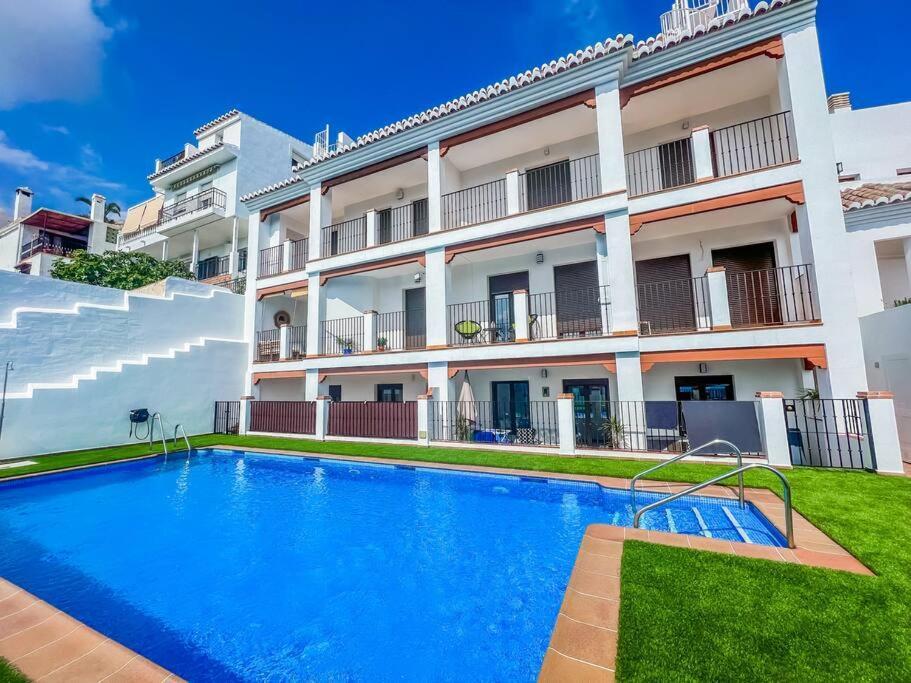 Modern 2 Bed Apartment With Pool In Frigiliana Esterno foto