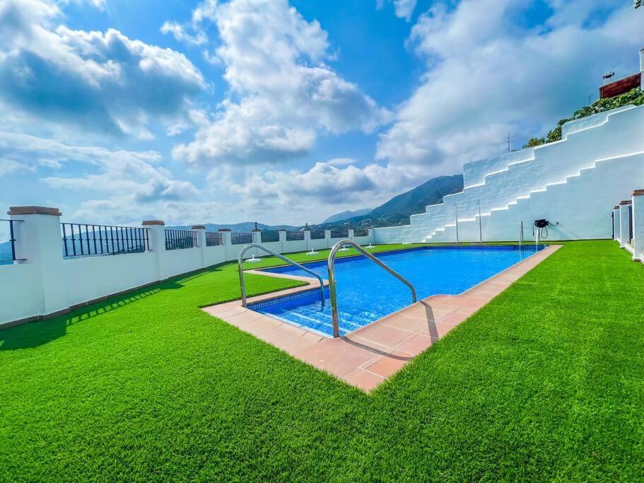 Modern 2 Bed Apartment With Pool In Frigiliana Esterno foto