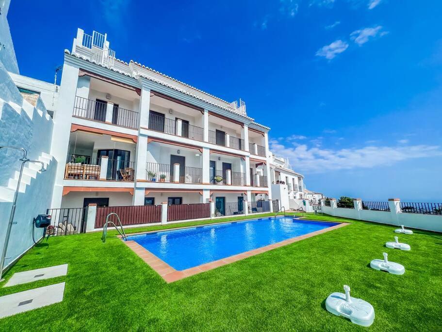 Modern 2 Bed Apartment With Pool In Frigiliana Esterno foto
