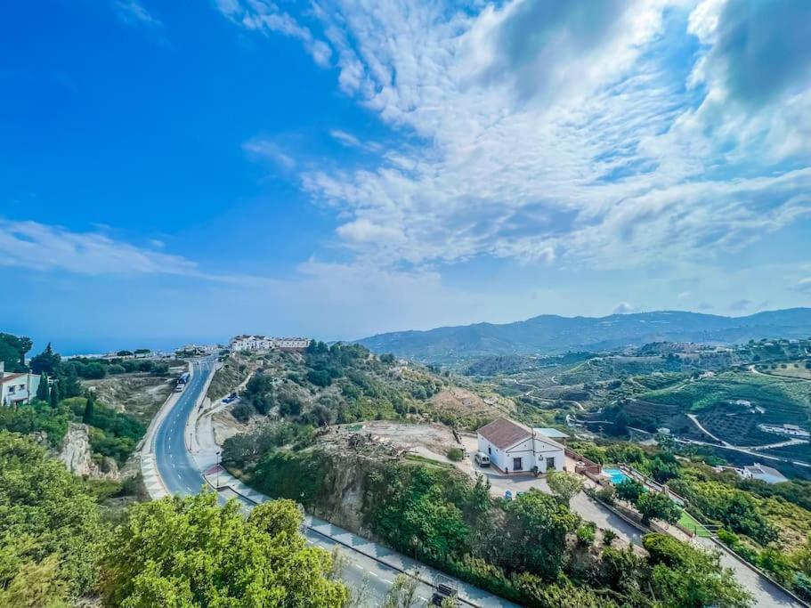 Modern 2 Bed Apartment With Pool In Frigiliana Esterno foto