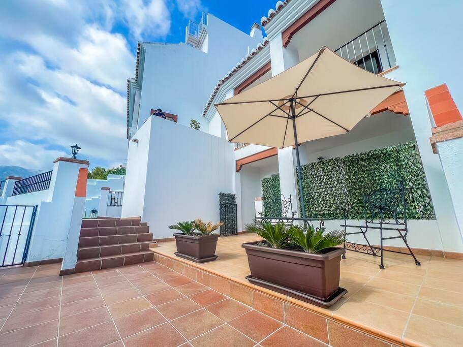 Modern 2 Bed Apartment With Pool In Frigiliana Esterno foto